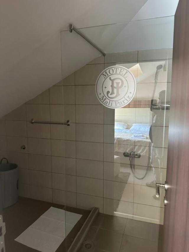 Jp Motel Mali Pariz Бор Экстерьер фото