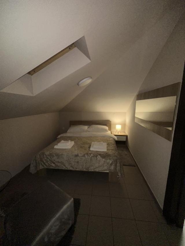 Jp Motel Mali Pariz Бор Экстерьер фото
