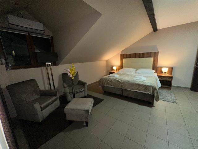 Jp Motel Mali Pariz Бор Экстерьер фото