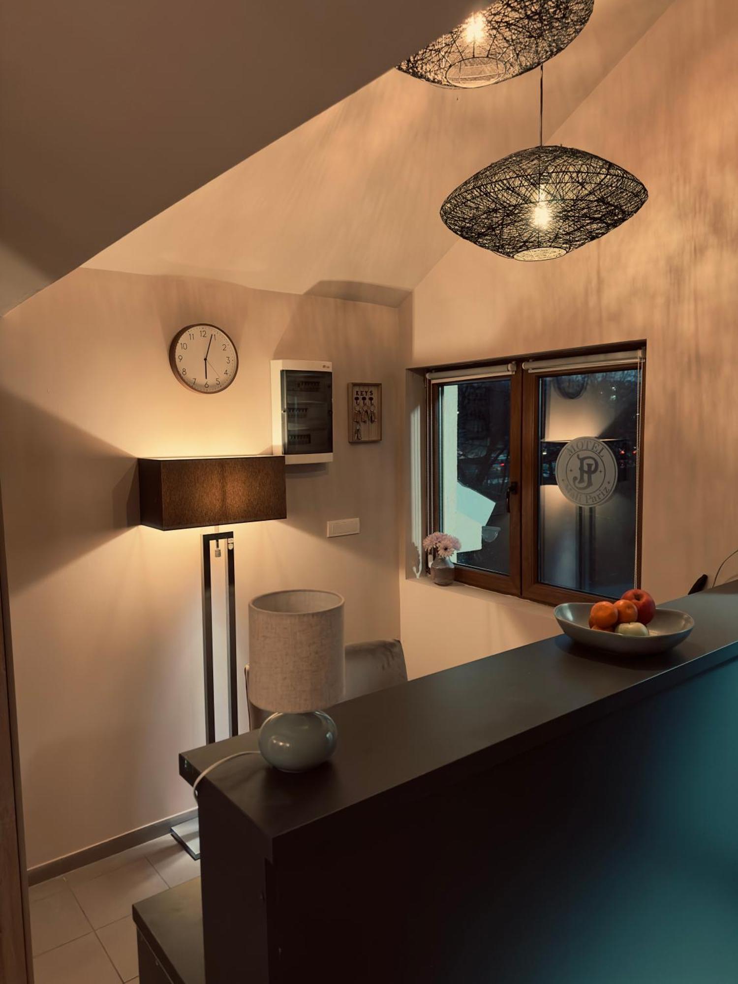 Jp Motel Mali Pariz Бор Экстерьер фото